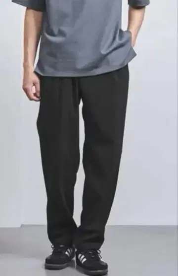 유나이티드 애로우즈 블랙 팬츠