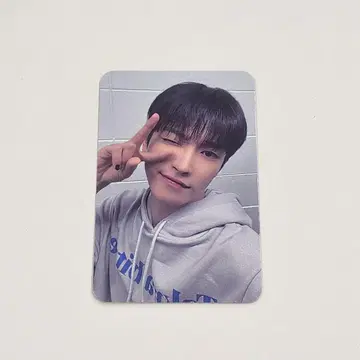 ATEEZ x Wonderwall 홍준 트레이딩 카드