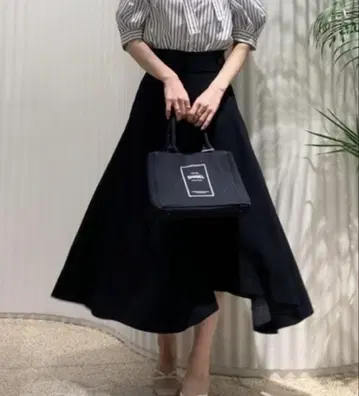 스나이델 언밸런스 하이웨스트 스커트 22SS