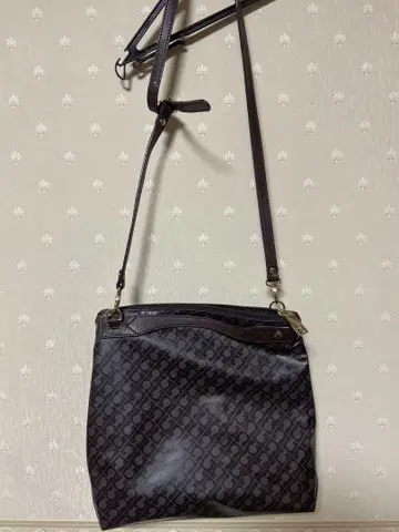 새상품급 게라르디니 숄더백