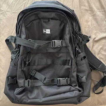 New Era 블랙 백팩