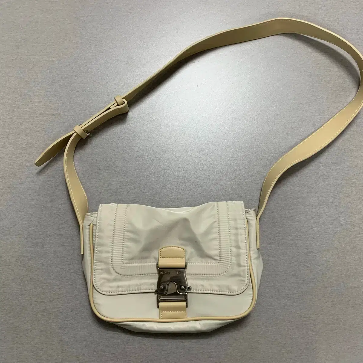 Matin Kim STUD MINI QUILTING バッグ 最後の値下げ)Matin kim 新品