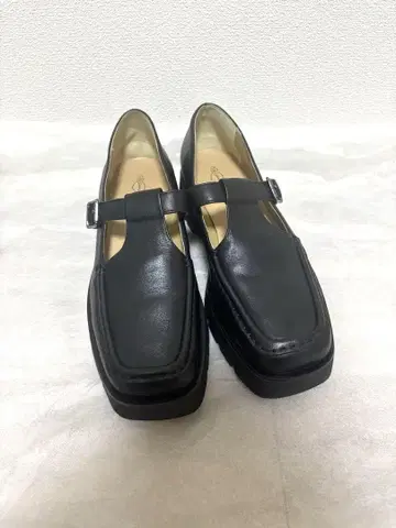 키다리 아저씨 통굽 스트랩 슈즈