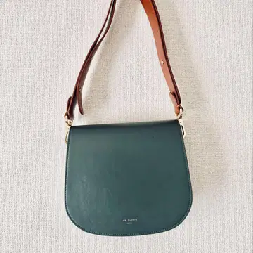 LOW CLASSIC 숄더백