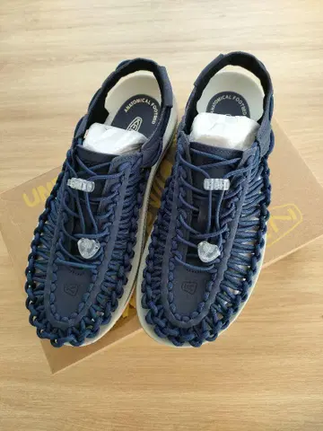 KEEN UNEEK