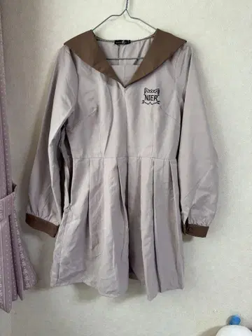 Nier 자수 베이지 긴팔 원피스 미케