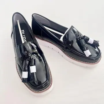[ 22.5cm ] 푸페 가죽 태슬 로퍼 에나멜 블랙