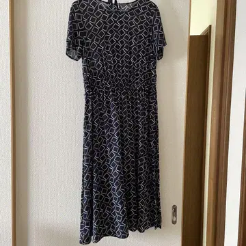 정가 35000엔 미사용 새상품 네이비 기하학 무늬 반팔 원피스