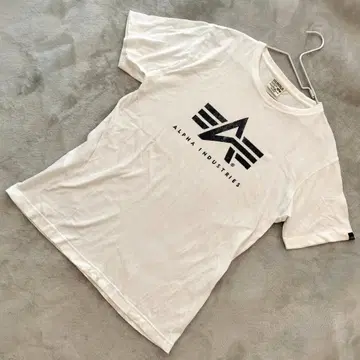 ALPHA INDUSTRIES 남성용 로고 프린트 티셔츠 화이트 M