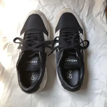 Mizuno 1906 블랙/그레이 23.5cm 스니커즈