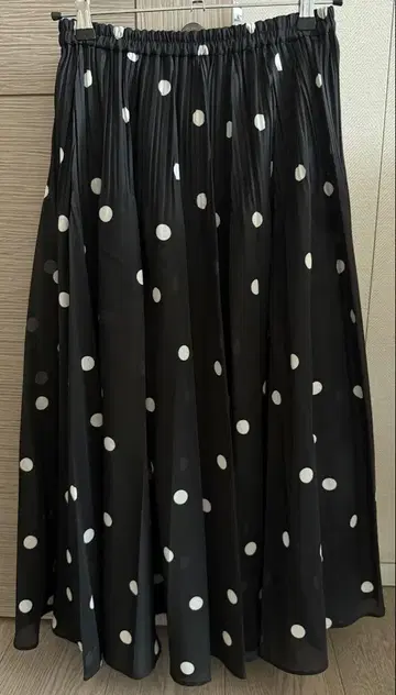 UNITED ARROWS 블랙 화이트 도트 플리츠 스커트