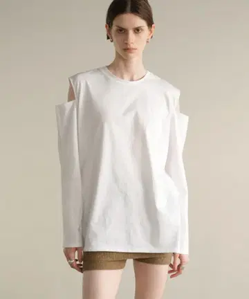 CLANE SHOULDER CUT TOPS 숄더 컷 클라네