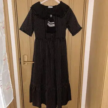 axes femme 카메오 스트라이프 패턴 원피스 (블랙)
