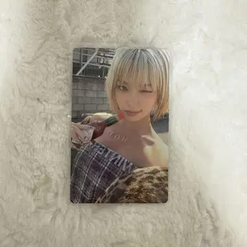 LE SSERAFIM HOT weverse global 채원