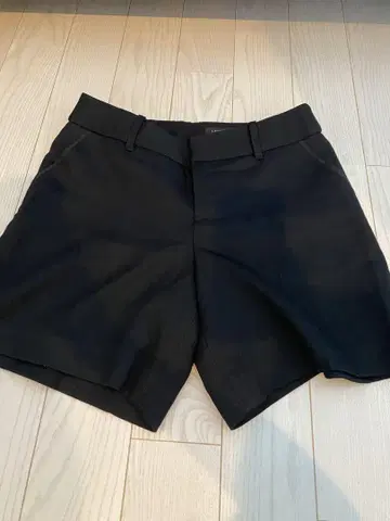 LAUTREAMONT 블랙 숏팬츠 40