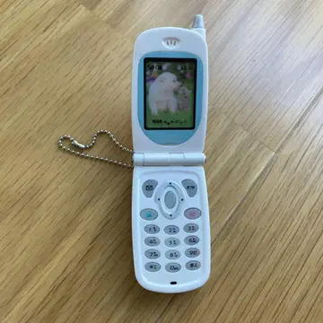 가챠가챠 폴더폰 화이트