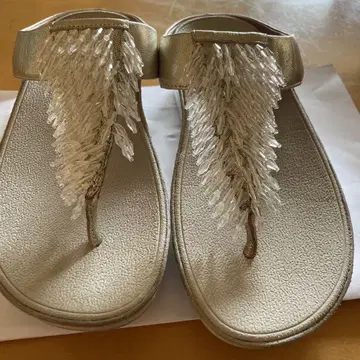 fitflop 골드 비즈 장식 샌들