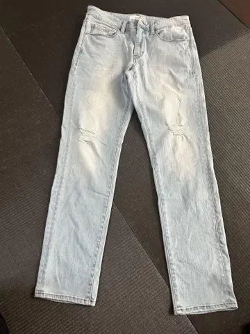 데미지 가공 슬림 핏 데님 팬츠 W30 L32