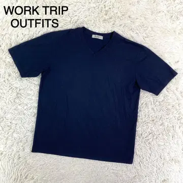 WORK TRIP OUTFITS 네이비 컬러 V넥 티셔츠