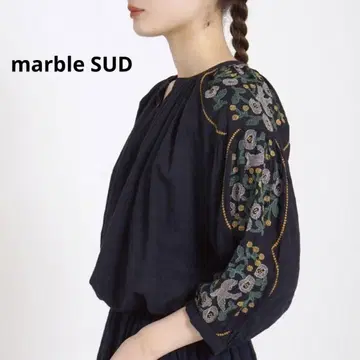 marble SUD EMB Dreamy 볼륨 슬리브 블라우스