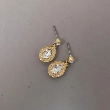 [ 새상품급 ] SWAROVSKI 스와로브스키 귀걸이 골드 드롭