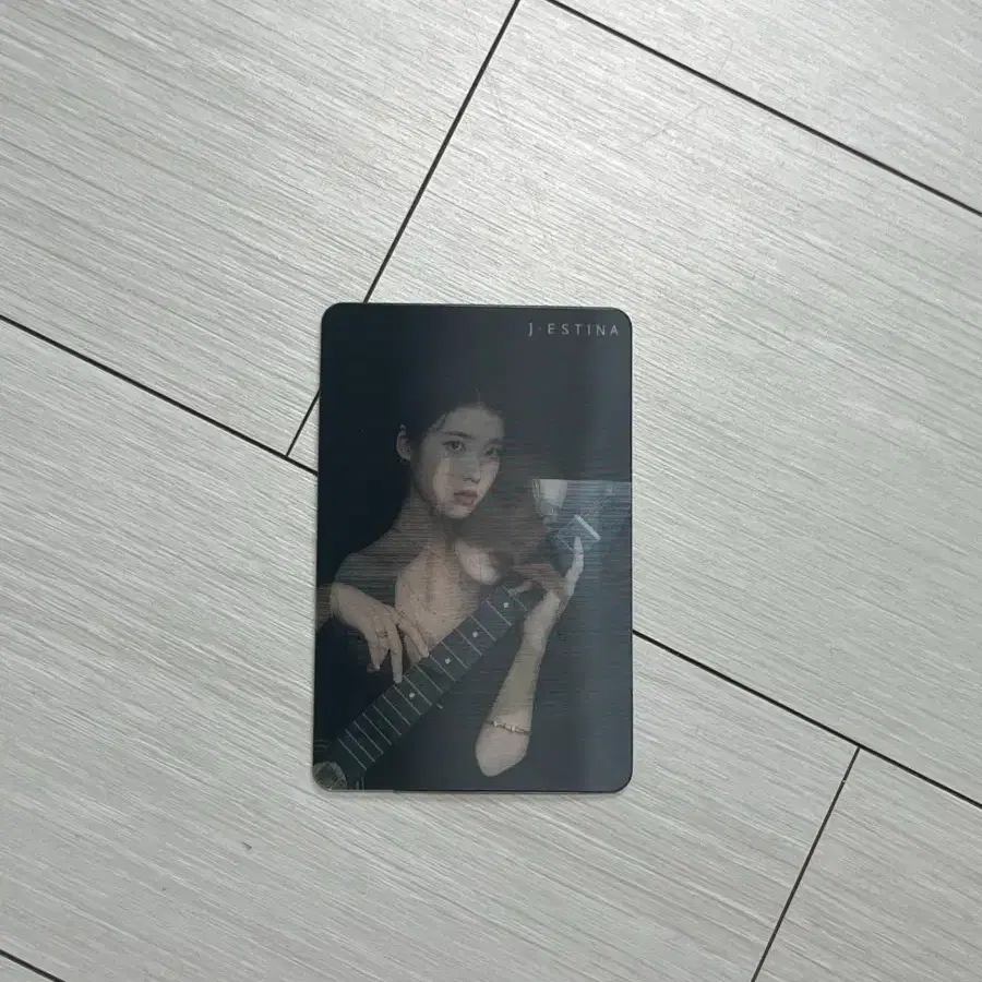 【日本入手不可】韓国限定 IU ノベルティ カード Iu Jestina Lenticular Poca Photocard on Bunjang Global Site.