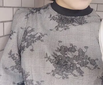 ZARA 긴팔 체크 무늬 꽃무늬 상의 & 미니 스커트
