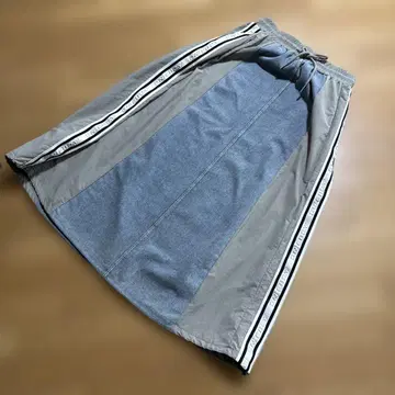 시착만 한 상품 밑단 드로스트 사이드 절개 데님 스커트