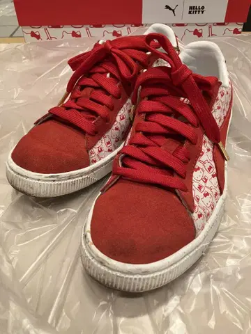 키티 PUMA 콜라보 스니커즈