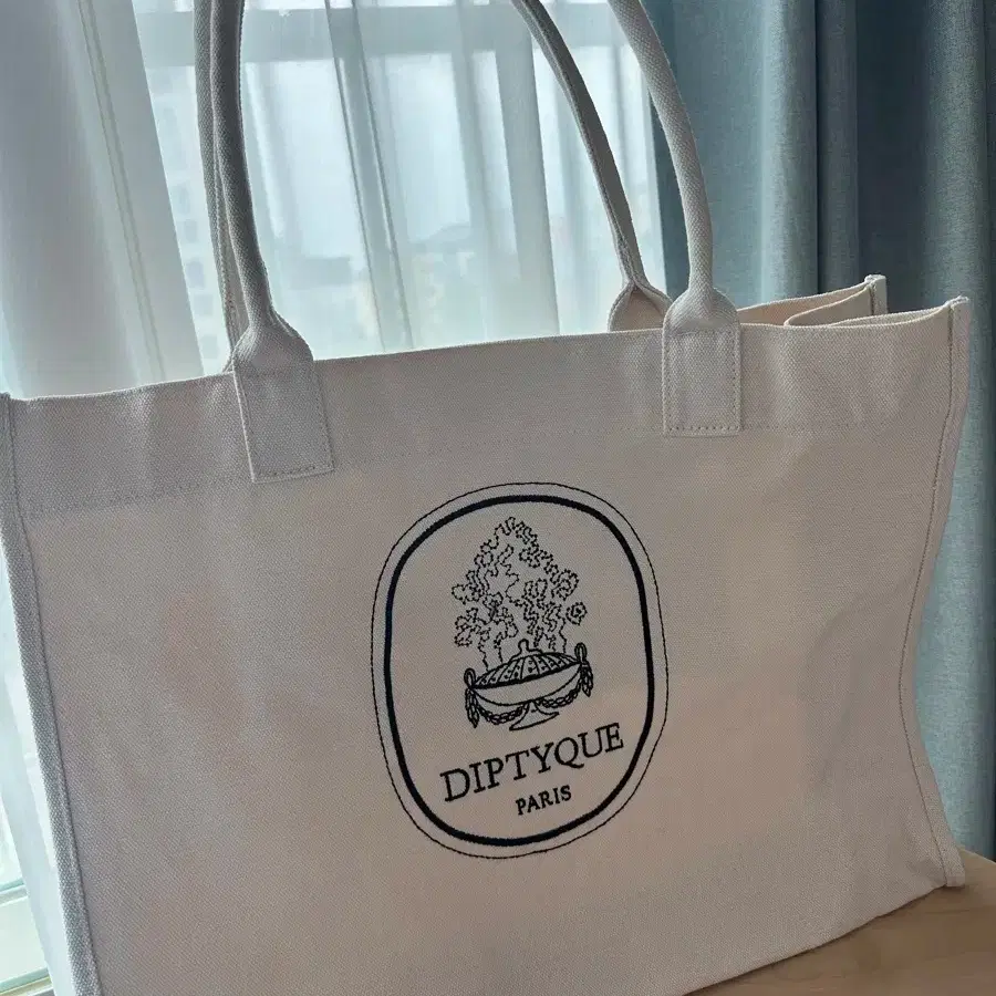Diptyque Tote Bag Ecco Bag New Product #팁티크,#딥티크,#딥티크토트백,#딥티크에코백 on Bunjang  Global Site., image size:900x900
