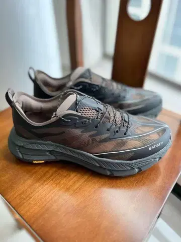 HOKA x SATISFY 마파테 스피드 4 라이트 27cm