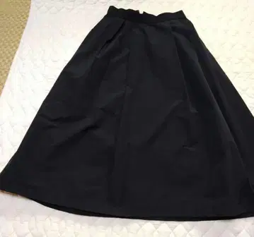 블랙 플레어 롱 스커트