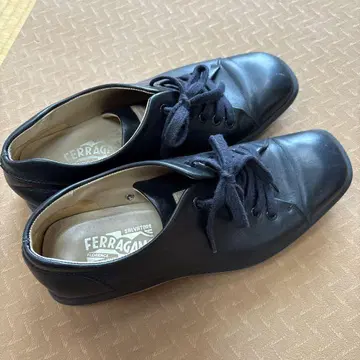 FERRAGAMO 블랙 드레스 슈즈