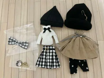 미니 브라이스 아웃핏 의류 작가님
