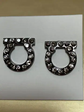 페라가모 *귀걸이