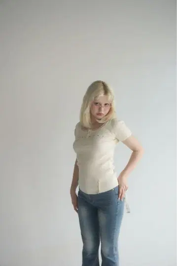 Lacey mary 로고 탑 아이보리