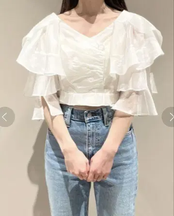 snidel 프릴 티어드 크롭 블라우스