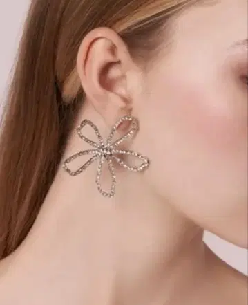 elizabeth flower 꽃 모양 파베 귀걸이 골드 카미사키 메구미