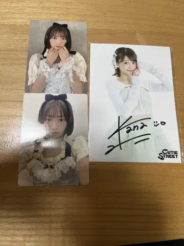 CUTIE STREET 이타쿠라 카나 사인 포함 사진 & 트레이딩 카드