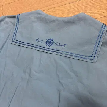 칼 헬무트 세일러 카라 반팔 셔츠