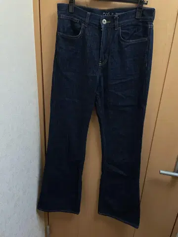COS 릴랙스 플레어 데님 27