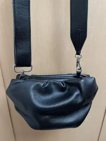 LE VERNIS 숄더 바디백