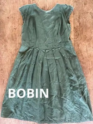 올리브 그린 턱 플레어 원피스 bobbin