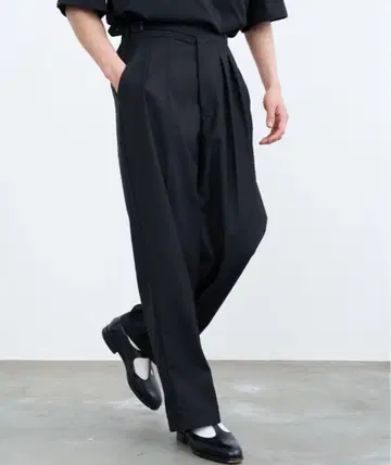 Two tuck gurkha slacks / 2턱 그루카 슬랙스