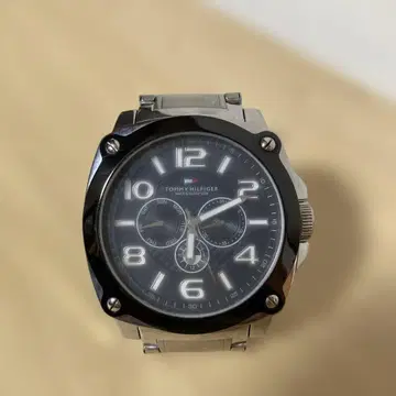 26,180엔 TOMMY HILFIGER 크로노그래프 시계