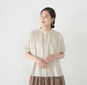 북유럽 [ 하늘하늘, 윤기를 입다 ] 개더 소매 블라우스 베이지