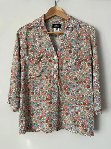 A.P.C. 22PE 꽃무늬 블라우스