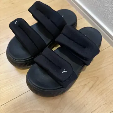 Puma 블랙 스포츠 샌들