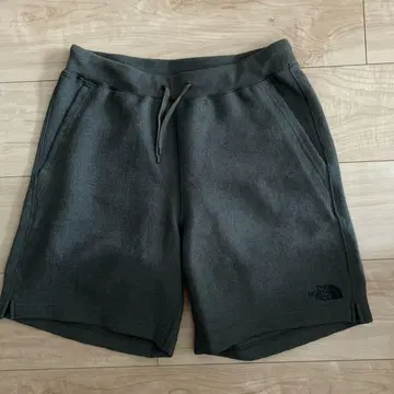 THE NORTH FACE 다크 그레이 숏팬츠