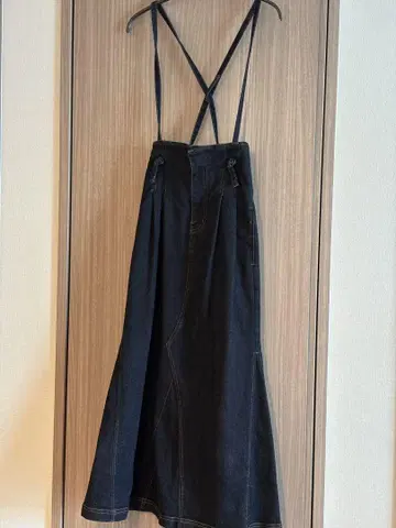 COHINA 서스펜더 다크 데님 플레어 스커트